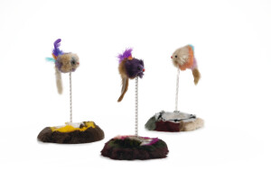 Beeztees Kedi Oyuncağı, Yaylanabilir Tüylü Fare 8cm, Çeşitli Renklerde, 14,5x14,5x28cm - Beeztees