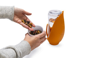 Beeztees Köpek Seyahat Su Şişesi, Ödül Kabı, Silikon, Çeşitli Renklerde, 25x9x9cm, 600ml - 13