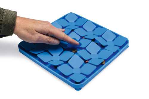 Beeztees Yavru Köpek Mama Yeme Oyuncağı, Kare Şeklinde, Silikon, Mavi, 20x20cm - 4