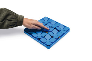 Beeztees Yavru Köpek Mama Yeme Oyuncağı, Kare Şeklinde, Silikon, Mavi, 20x20cm - 7